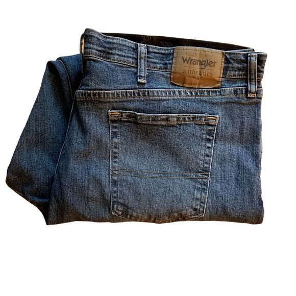 Wrangler Authentics Straight Fit Men’s Blue Denim Jeans Size 40x30 Elastic Waist - Picture 3 of 5